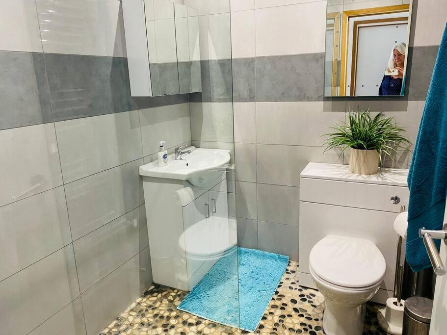 Willa Love Lancing By The Sea With Optional Large Hot Tub Sleeps Up To 8 & Free Parking Zewnętrze zdjęcie